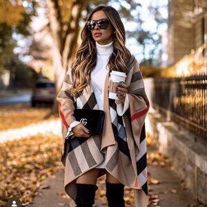 BURBERRY CHARLOTTE REVERSIBLE SOLID CHECK WOOL CAPE PONCHO Beige 140 X 140 cm